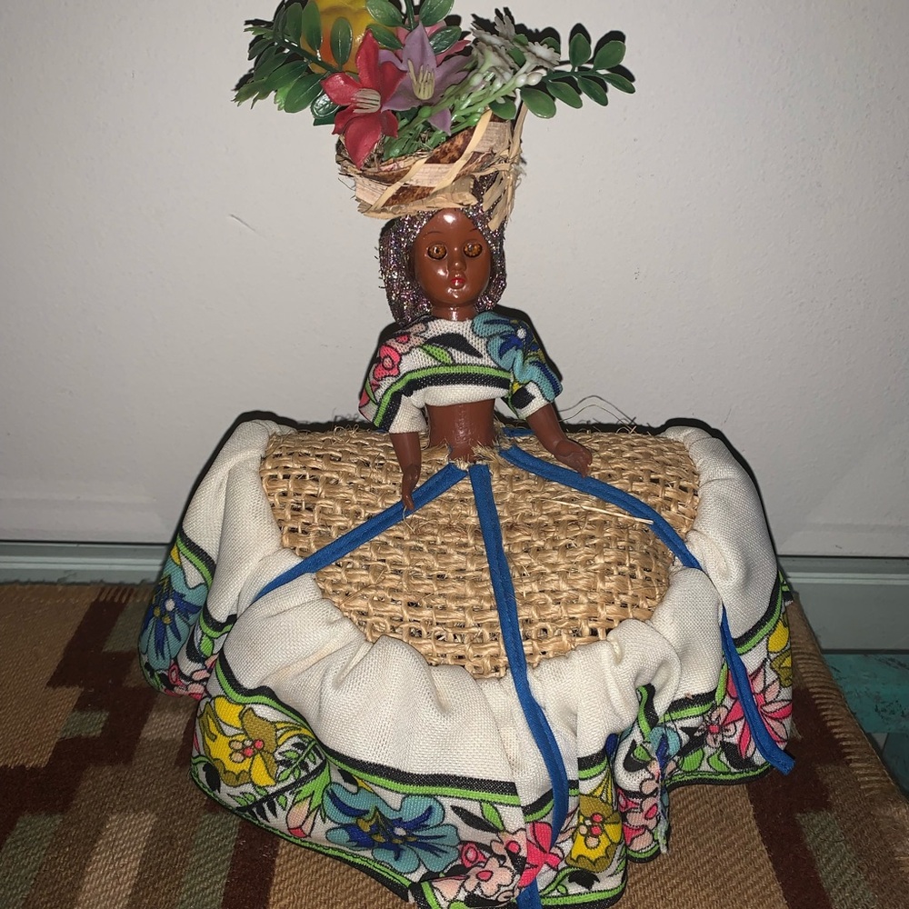 Vintage Nassau Bahamas “ Chiquita “ souvenir doll